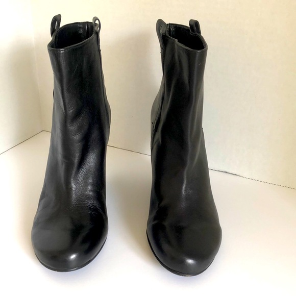 Vince Camuto Wedge Bottie - Picture 1 of 13